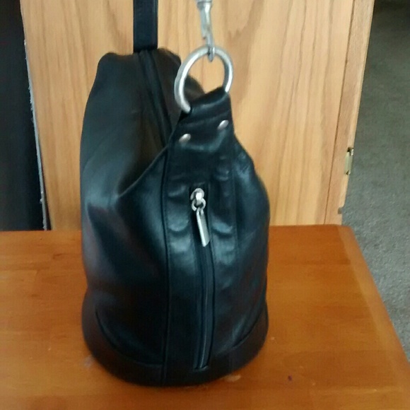 Tano Black Leather Bucket Bag-EUC - Picture 5 of 8